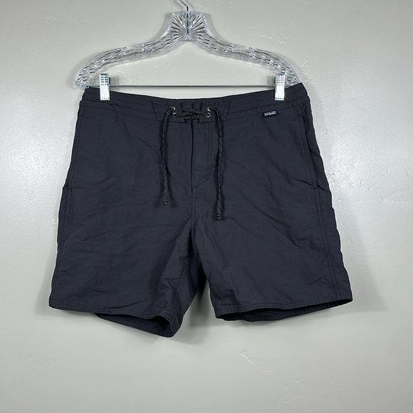 Patagonia Men's Wavefarer Hybrid Walk Shorts Ink Black Size 33 - Picture 1 of 7